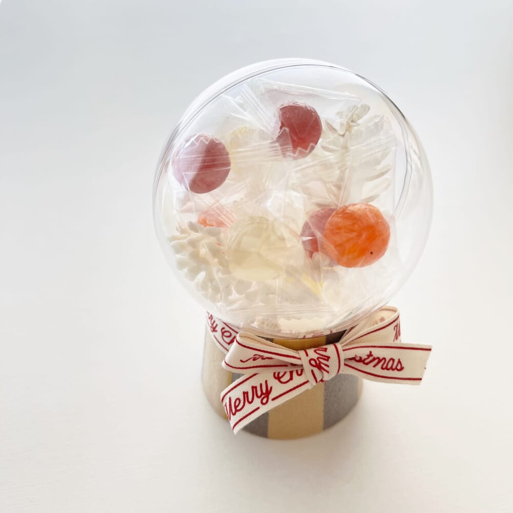 ダイソー　クリアボール　スノードーム