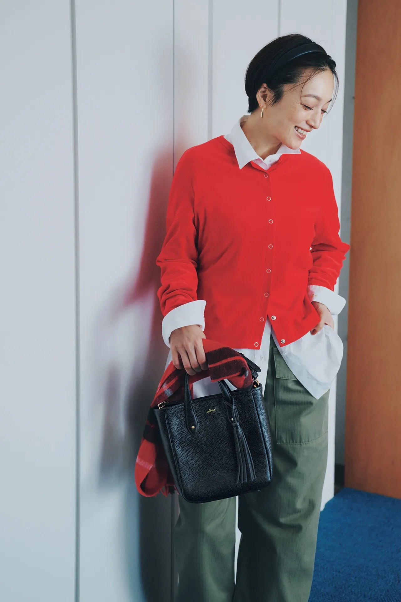 【12closet】「ベロアスナップカーディガン(レッド)」のコーデ