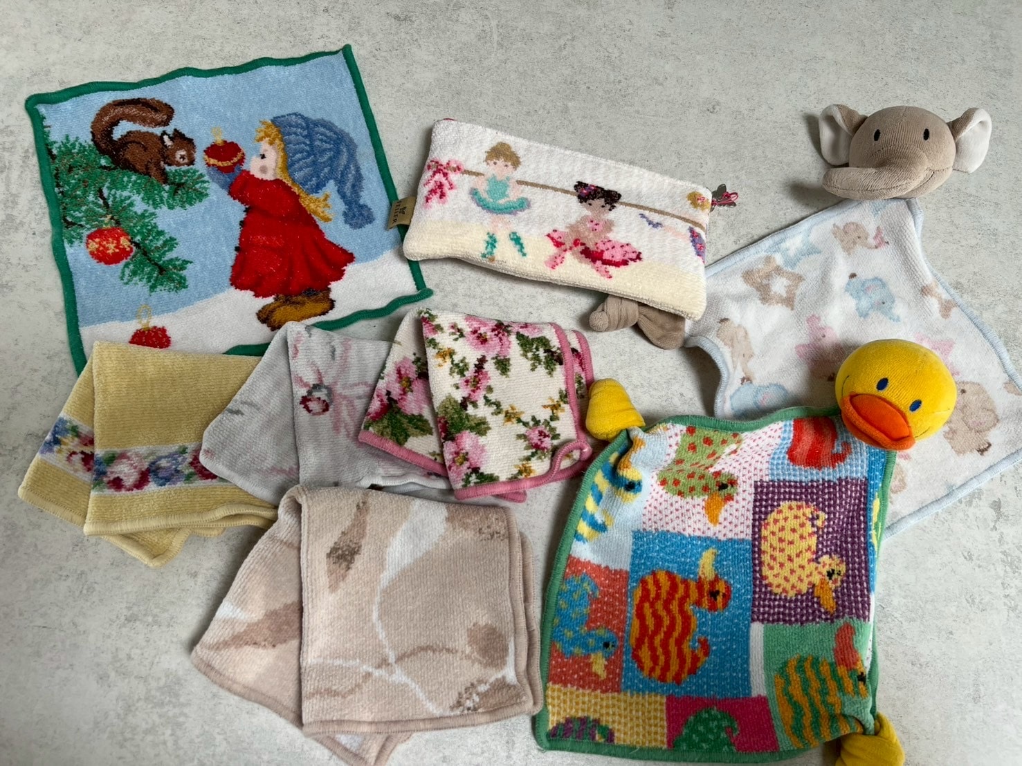 FEILER （フェイラー）のハンカチ、ポーチ