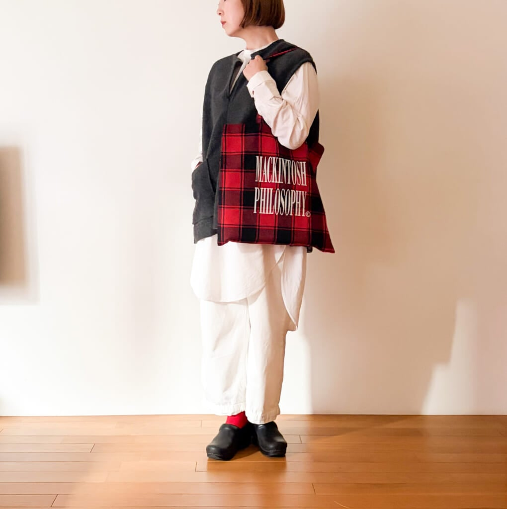 【dansko】赤ソックス、LEE1・2月号付録トートのコーデ