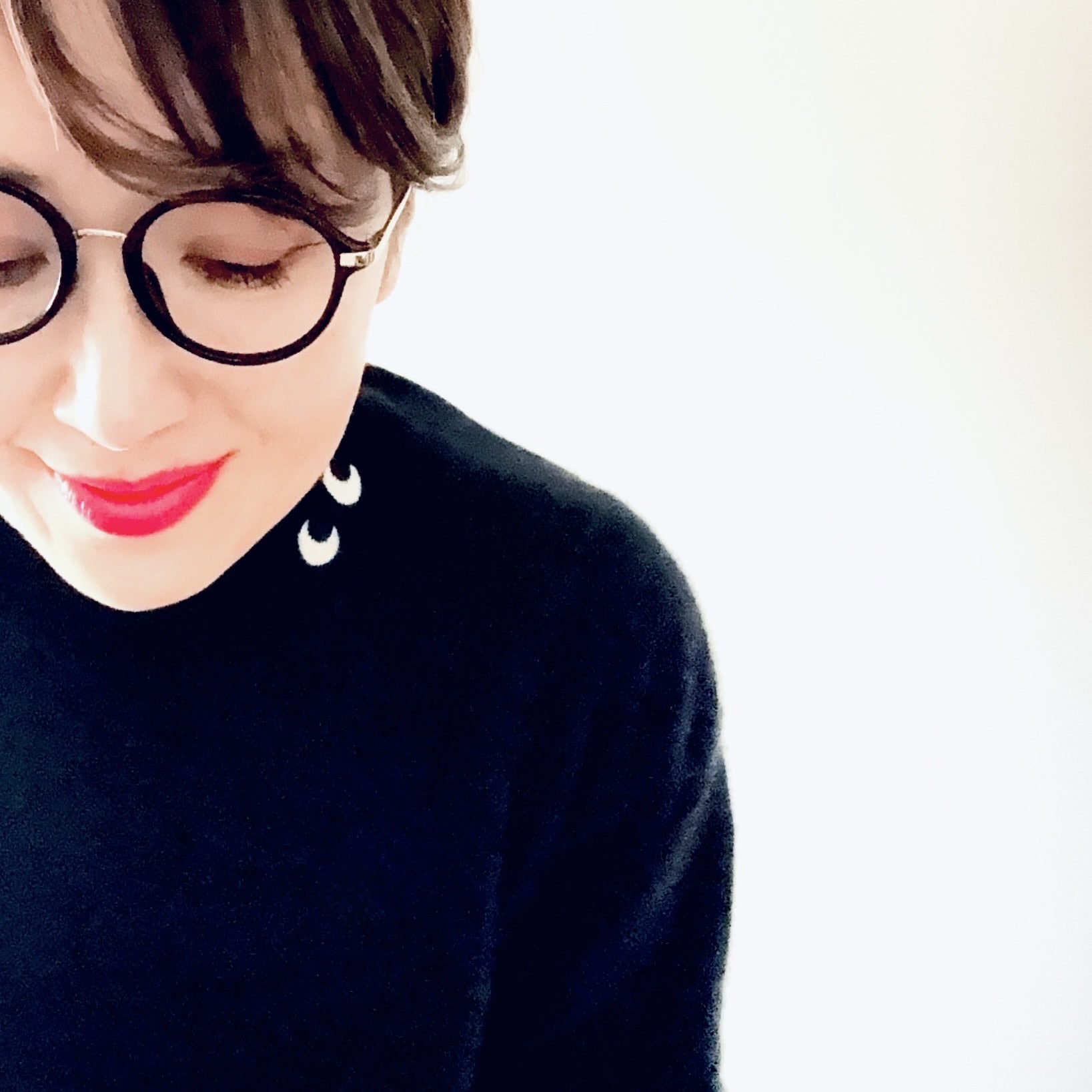 「CHANEL ルルージュ ドゥオ ウルトラ トゥニュ」47 ダーリンレッドUNIQLO x ANYA HINDMARCH コラボ　カシミヤニット 　GU　サングラス　