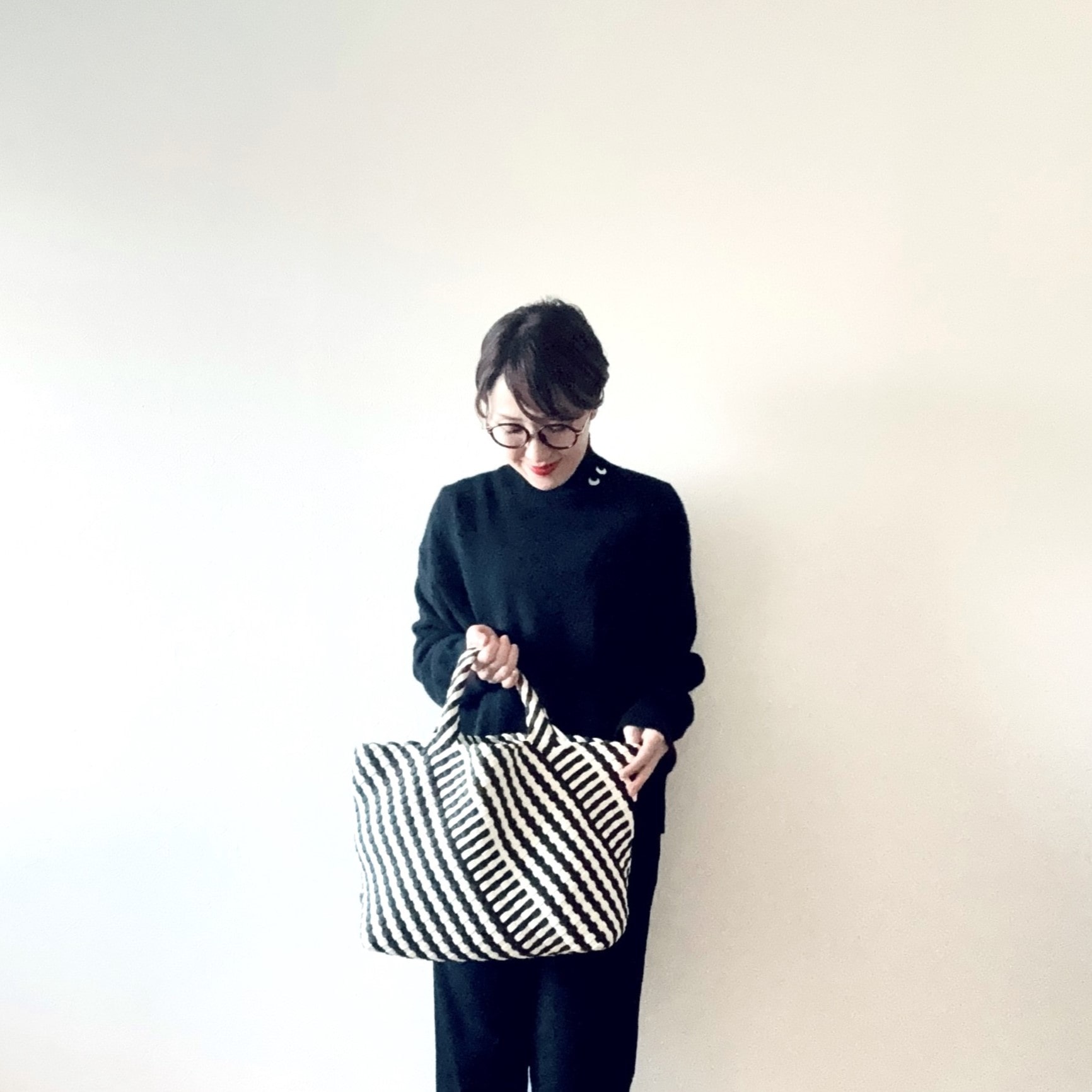 UNIQLO x ANYA HINDMARCH コラボ　カシミヤニット UNIQLO ヒートテックタックテーパードパンツNAGHEDI ナゲディ St Barths Toteバッグ