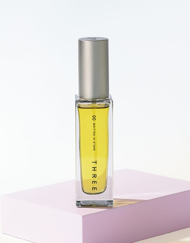 THREE
エッセンシャルセンツ R 00　30㎖￥13200