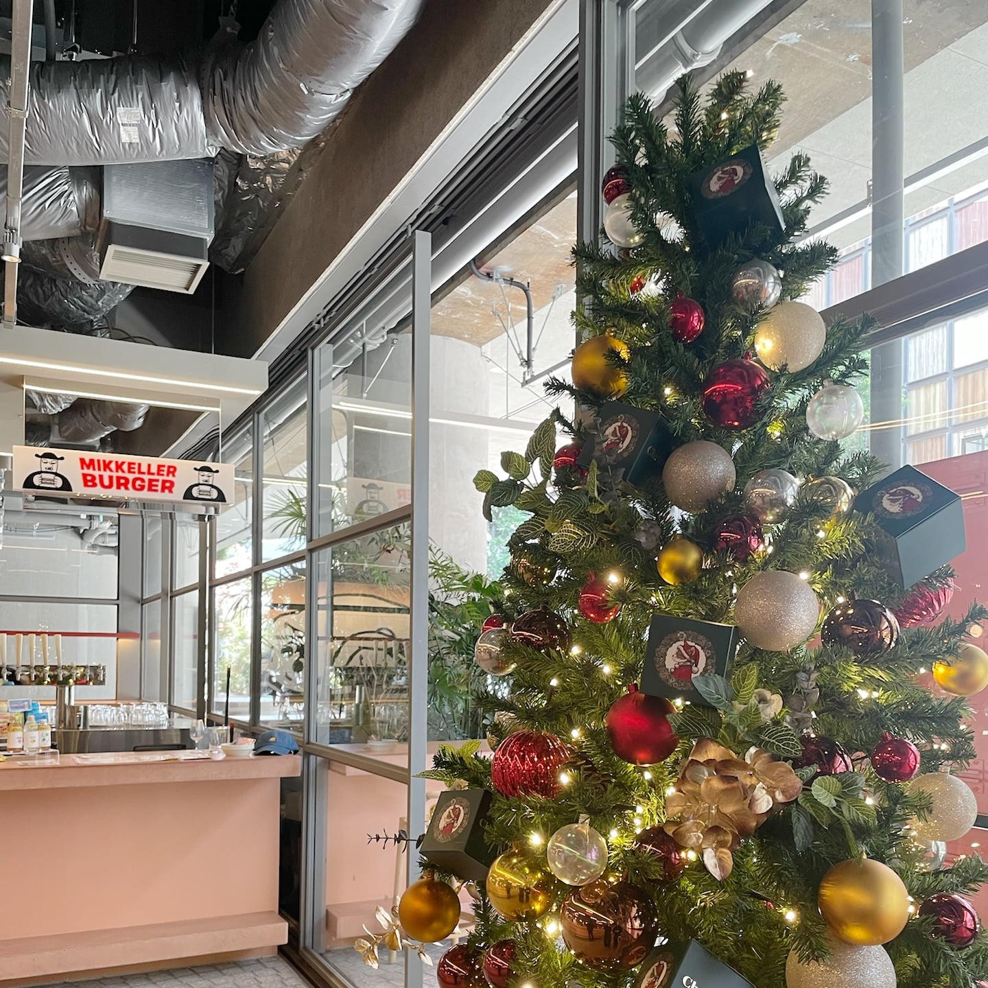 フードコート「P.」