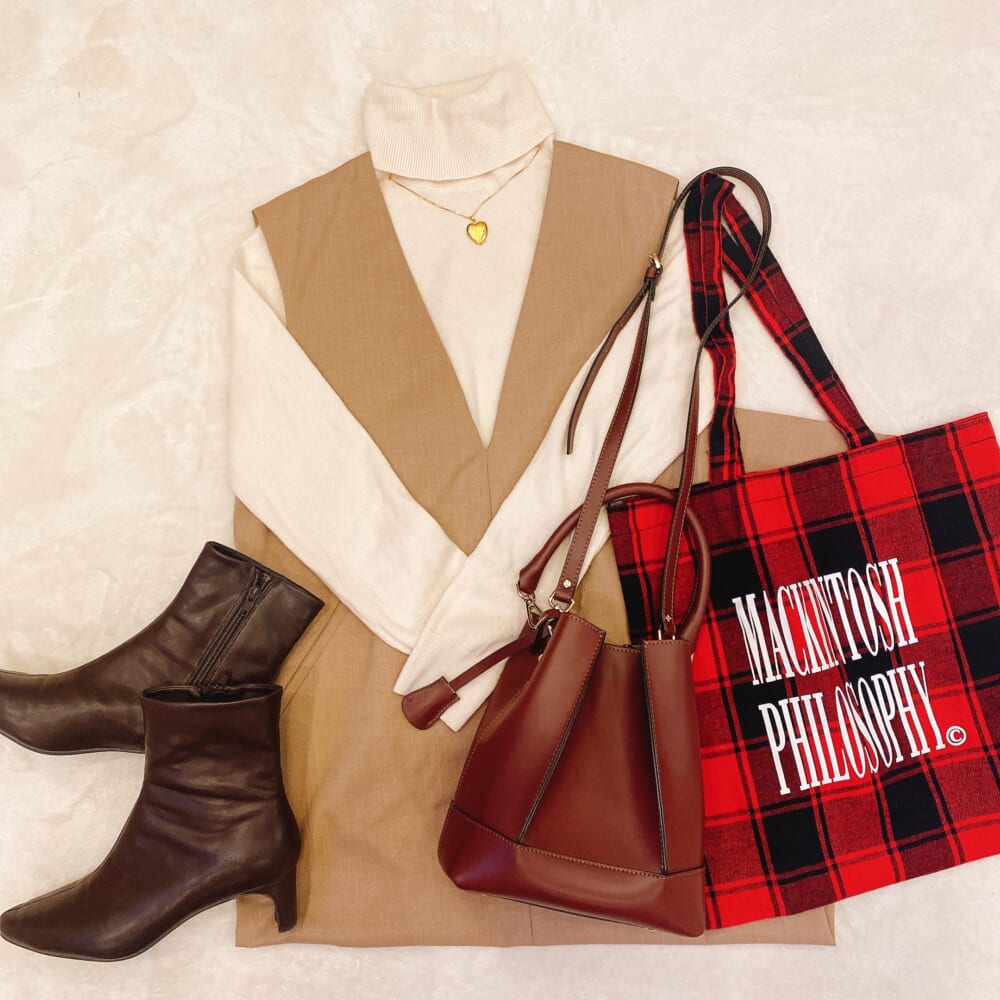 LEE100人隊付録トートの茶系のコーデ