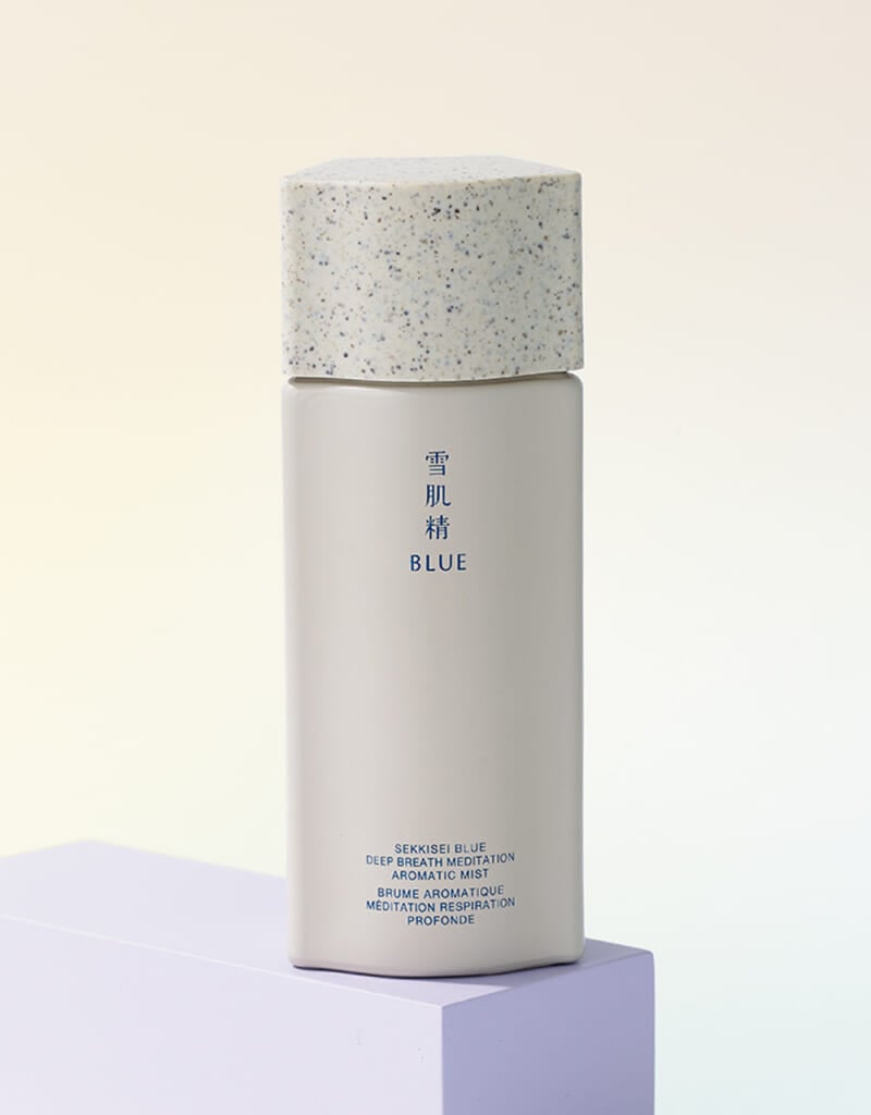 雪肌精 BLUE
ディープブレス メディテーション アロマ ミスト　100㎖￥5500（編集部調べ）／コーセー