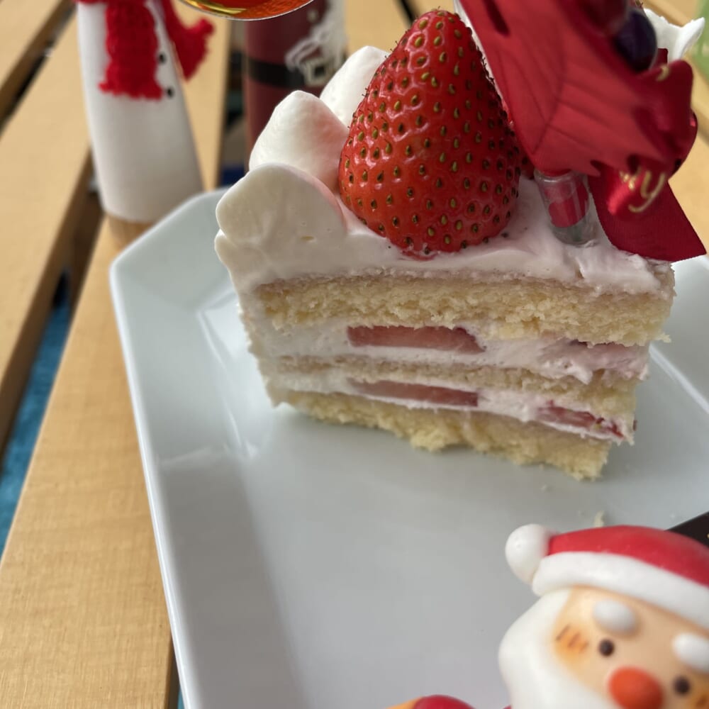 パティスリーななつむぎ　ショートケーキ　クリスマスケーキ　断面