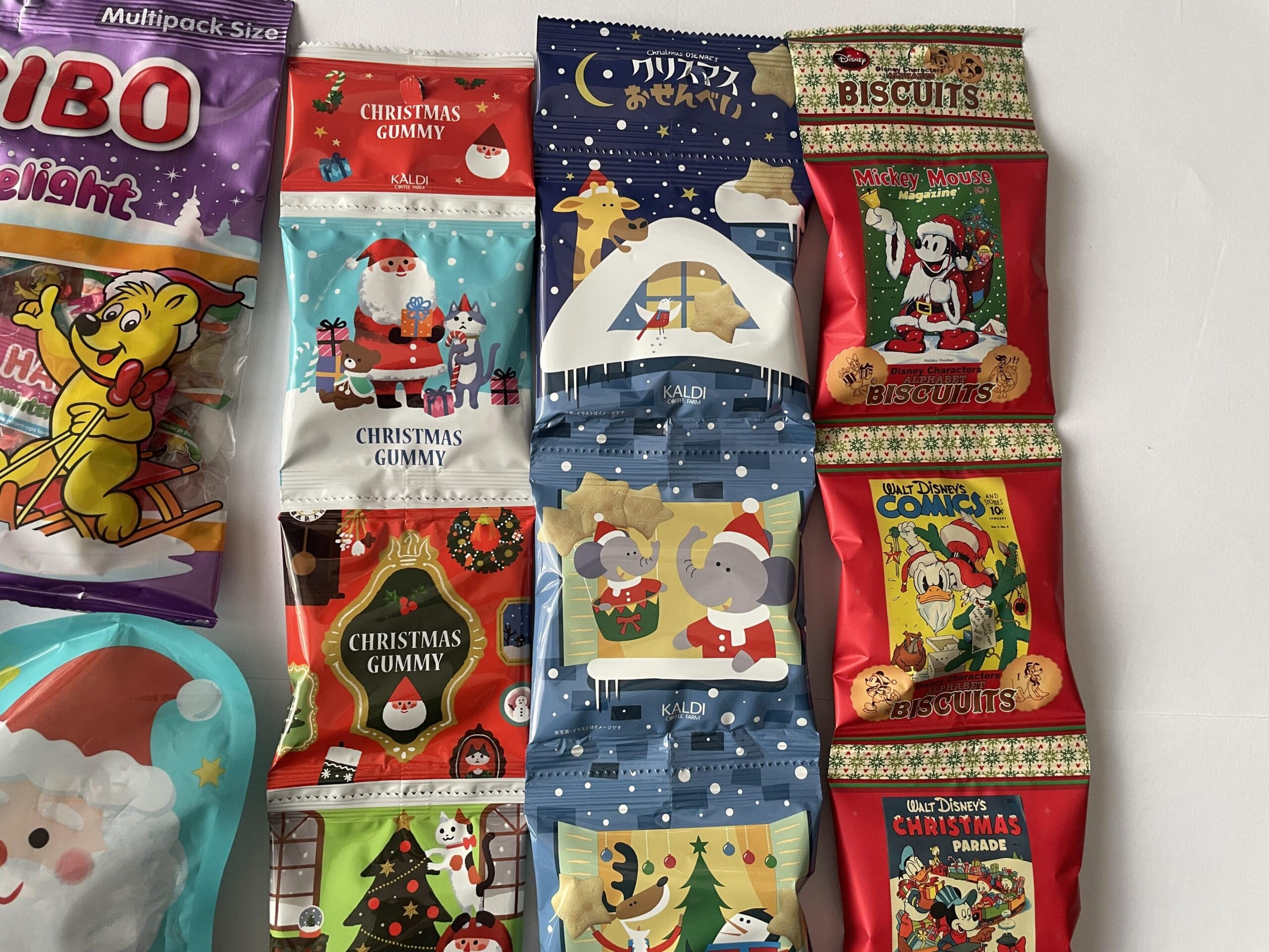 カルディで調達したアドベントカレンダー用のお菓子。