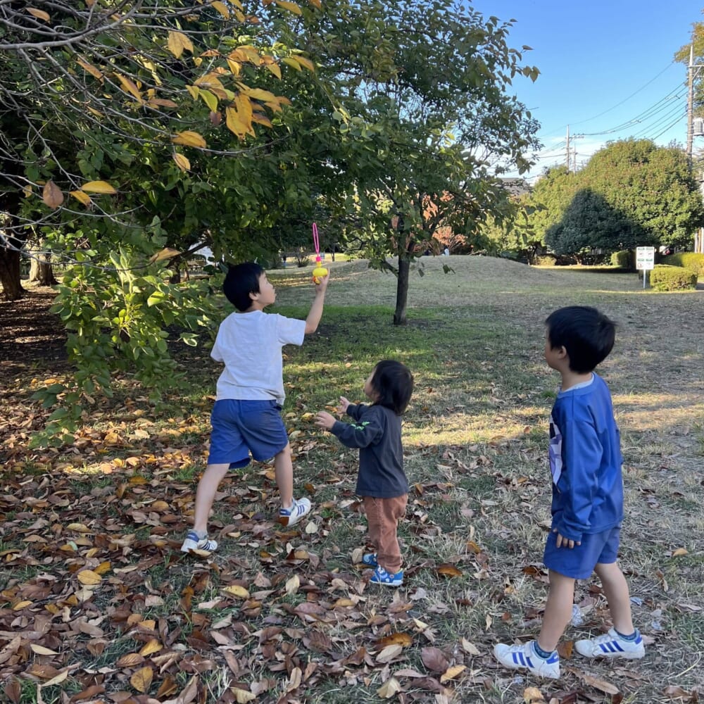 12月　コーデ 公園　子ども