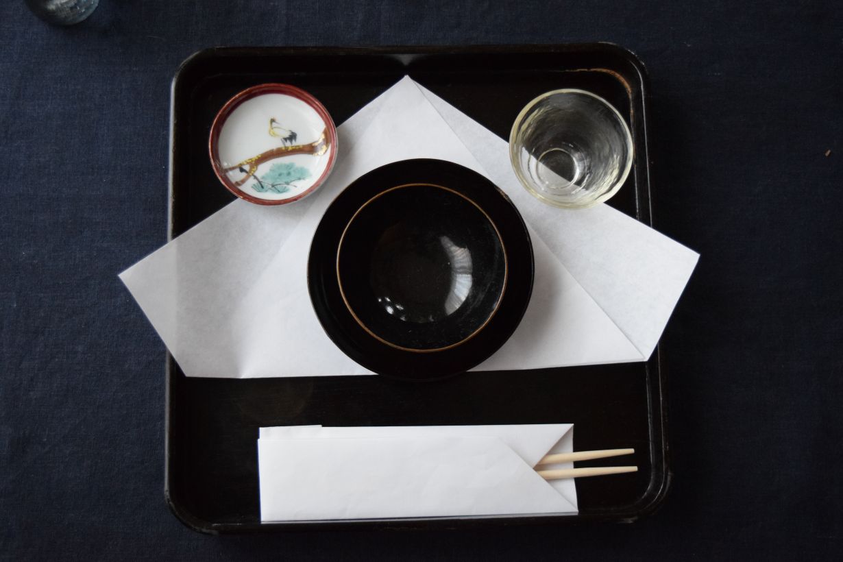 お節のテーブル