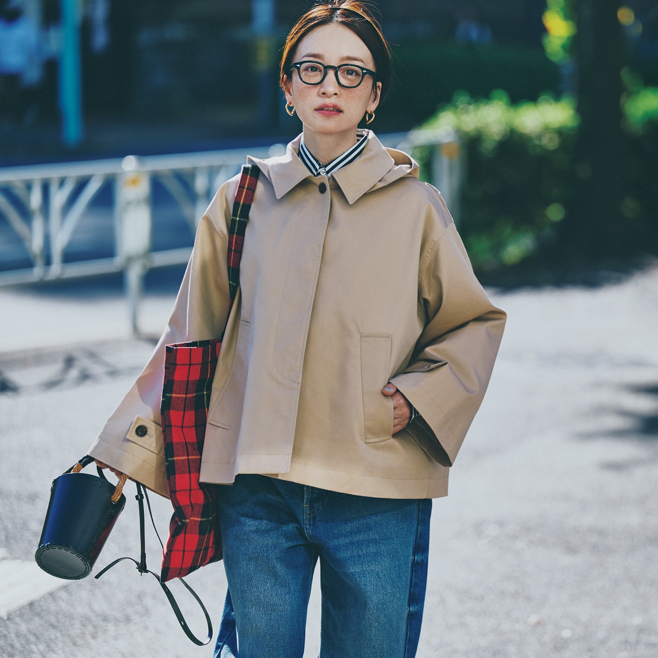 高山 都さんの12closet(トゥエルブクローゼット)【洗える】【撥水】ステンカラーフーディーコートのコーデ