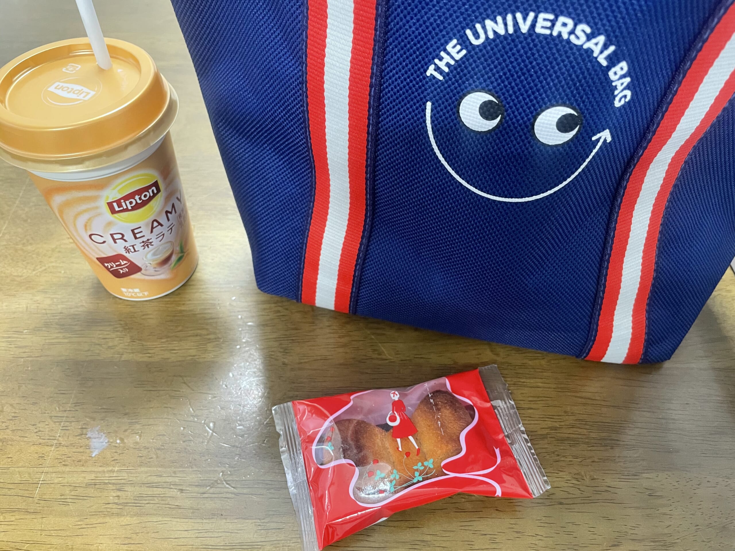 オードリーバターとアニヤハインドマーチのバッグ