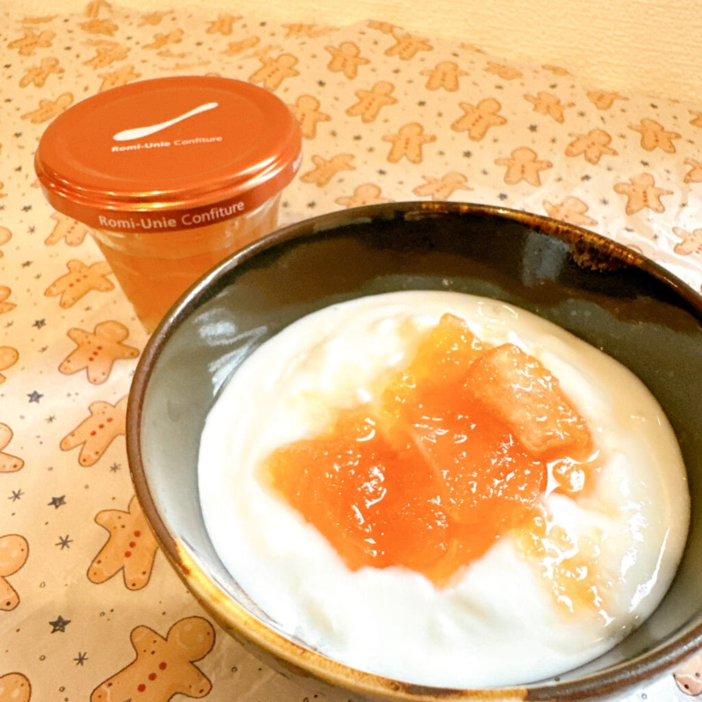 「Panier Kogyoku（コウギョク）」ヨーグルトに入れたところ
