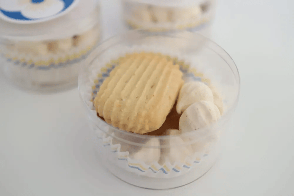 チージィーポッシュの「Cheesy Pocheミニョン レモンメレンゲ」中身