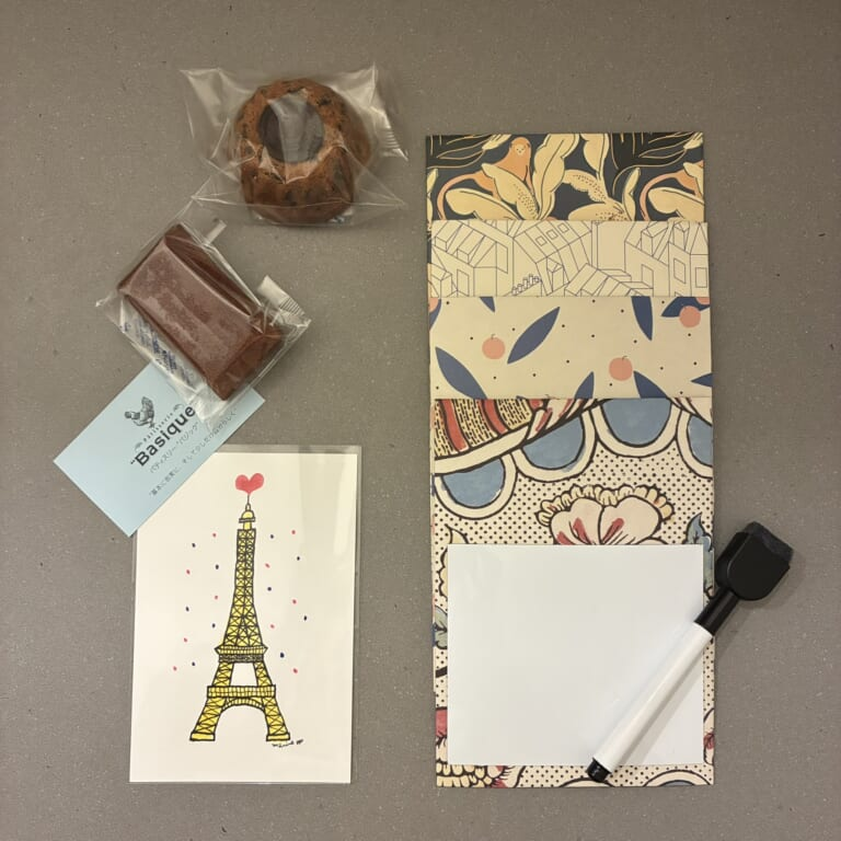 ティグレとフィナンシェ」、ミニホワイトボート、ポストカード