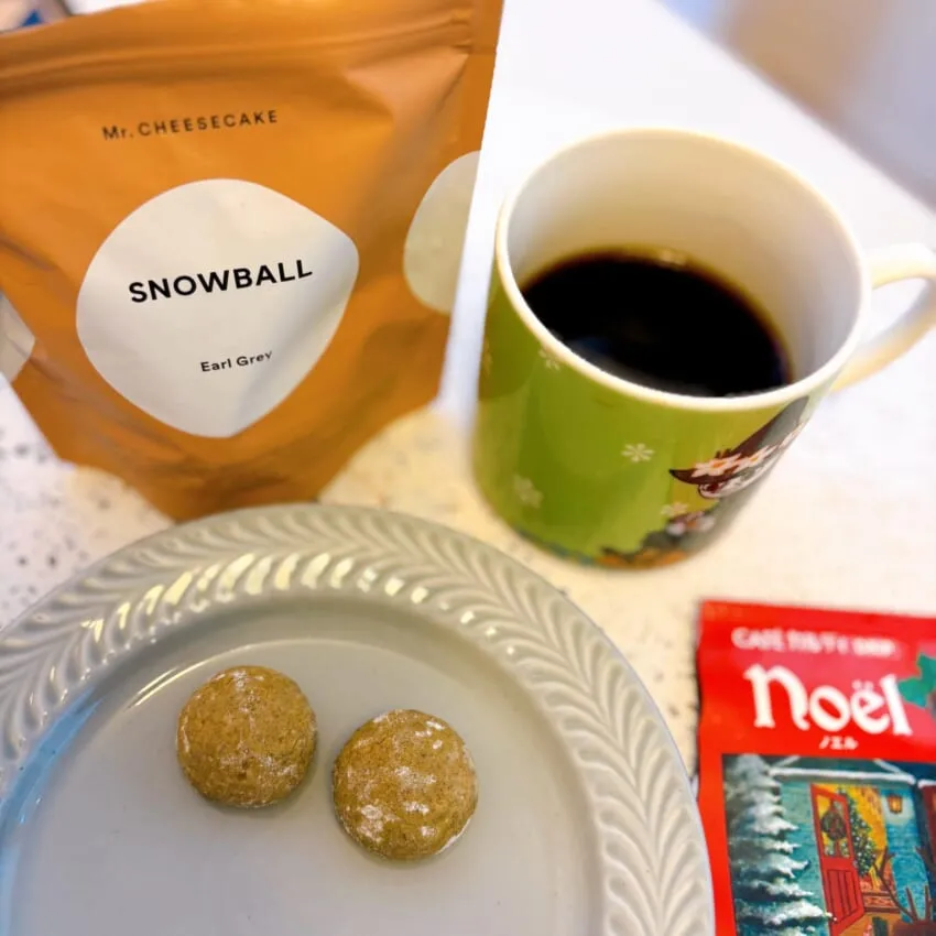 Mr. CHEESECAKEの「スノーボール」、カルディのドリップコーヒー「noël」中身