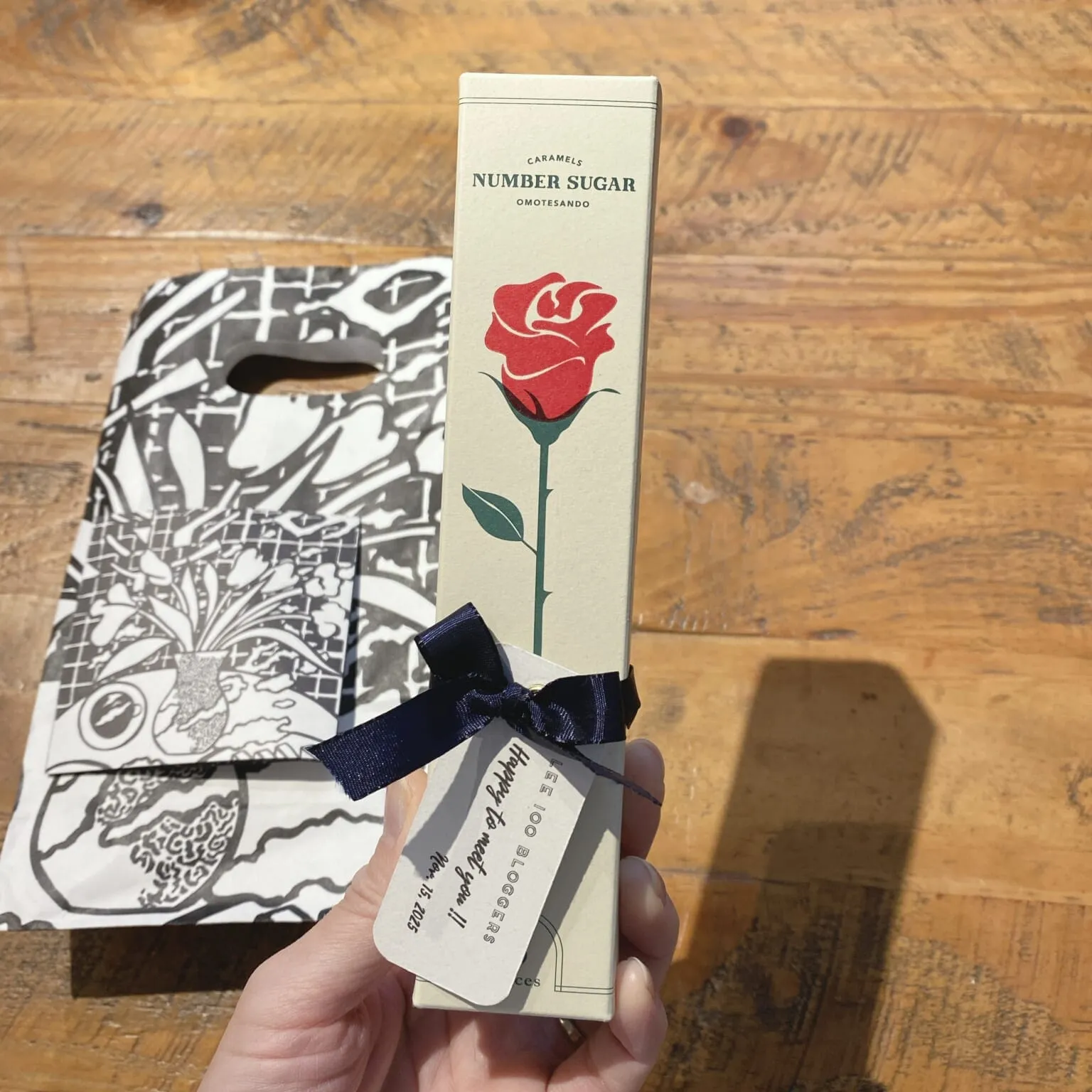 NUMBER SUGARのキャラメル「8PCS. BOX」パッケージ