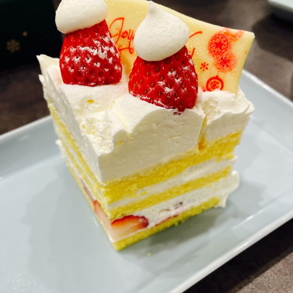 葦　ガトーフレーズ　クリスマスケーキ　断面