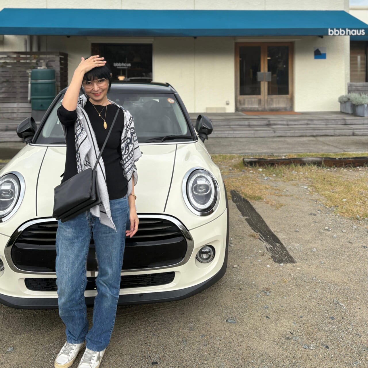 ドゥーズィエムクラス　エルメスカシシル　50代の旅ファッション