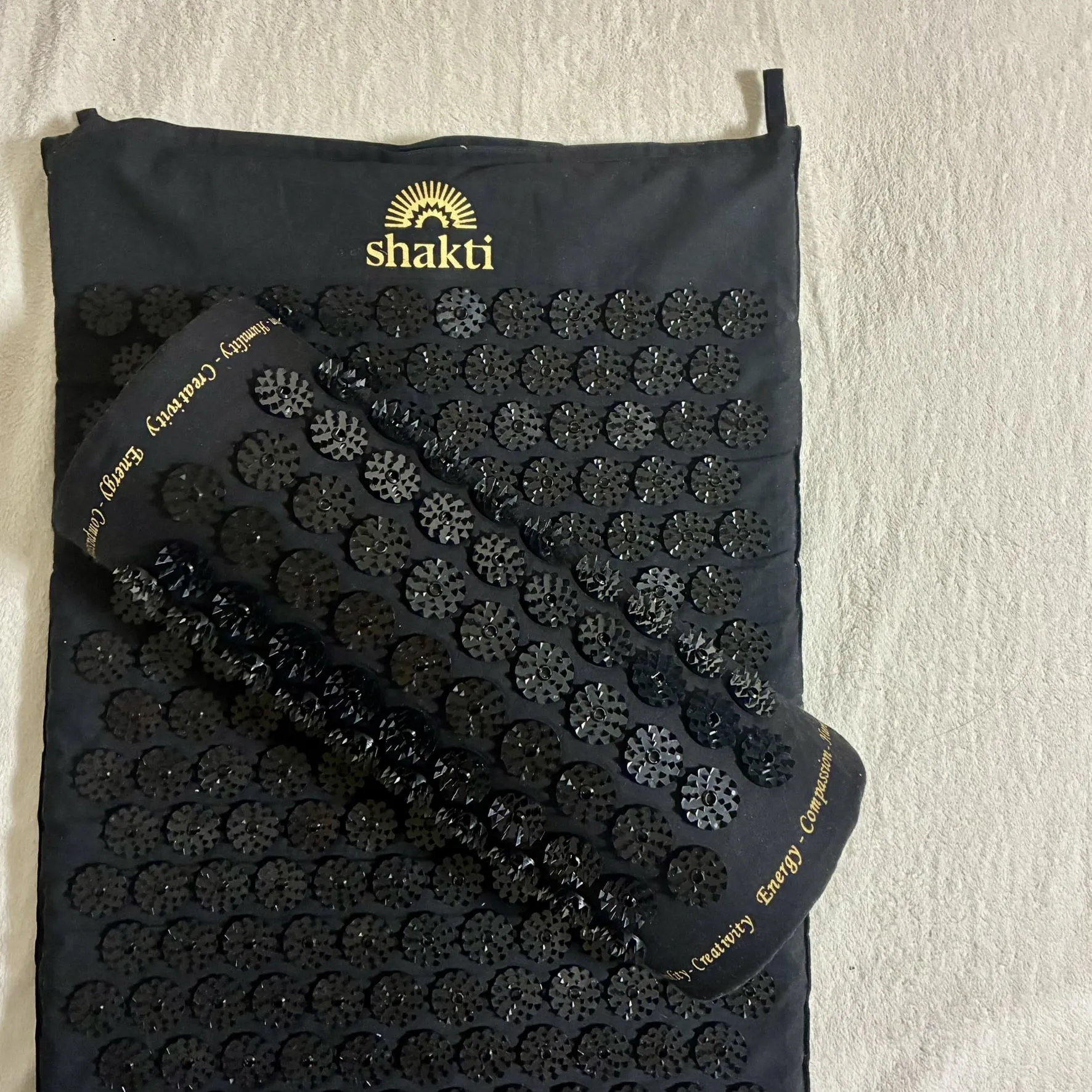 シャクティマット、シャクティピローのセット　黒