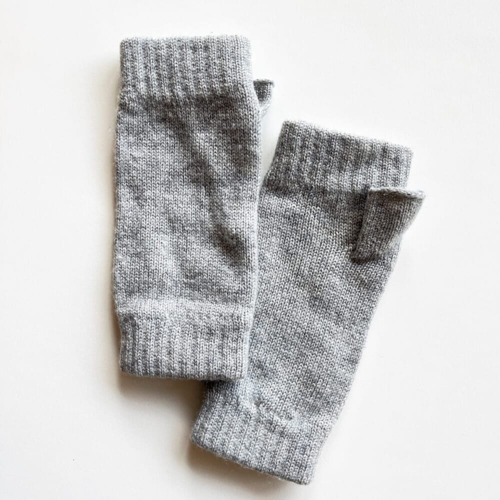 ジョンストンズ　アームウォーマー　カシミア