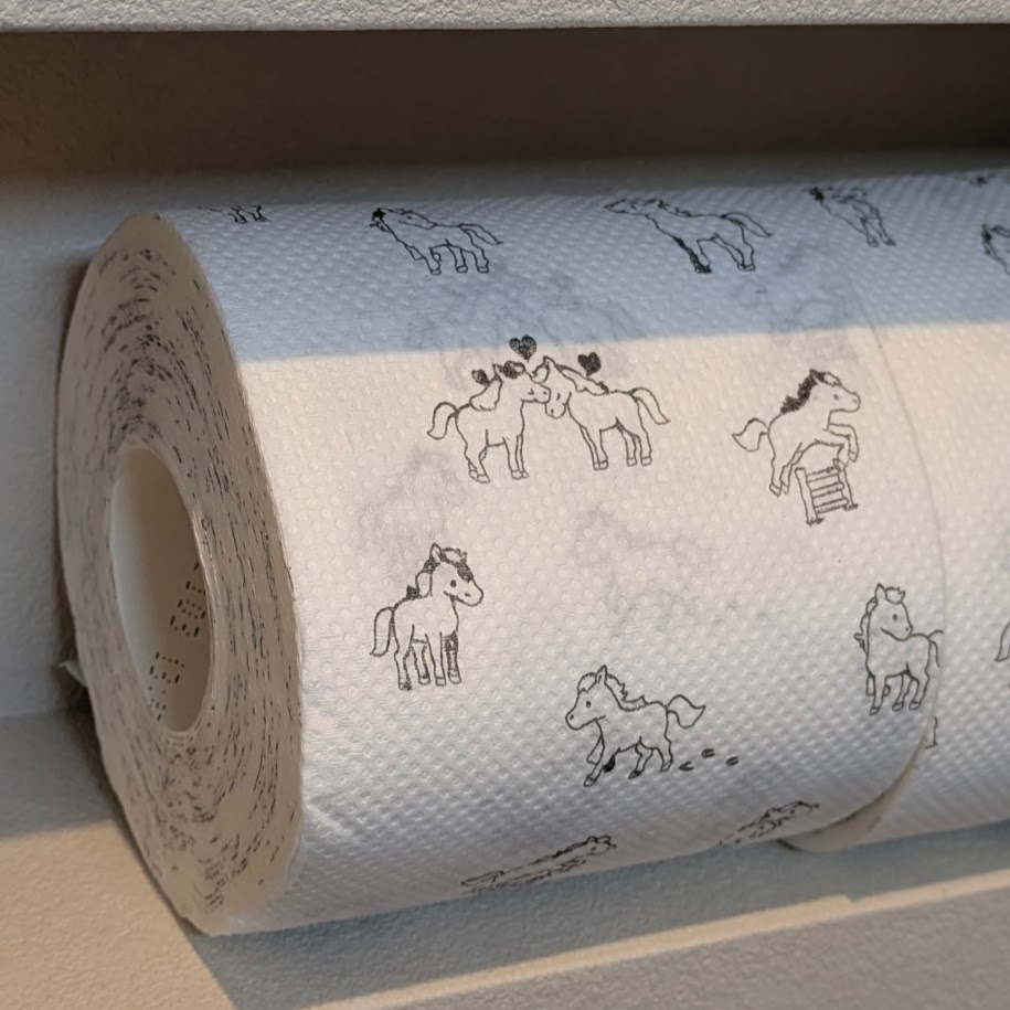 今年馬　カインズ　トイレロール