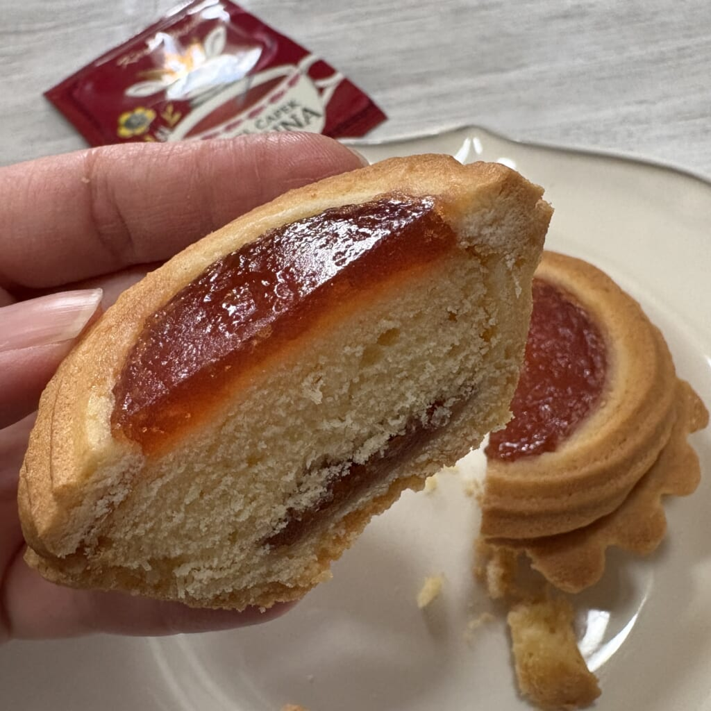 銀座ウエスト「ドライケーキ ヴィクトリア」断面