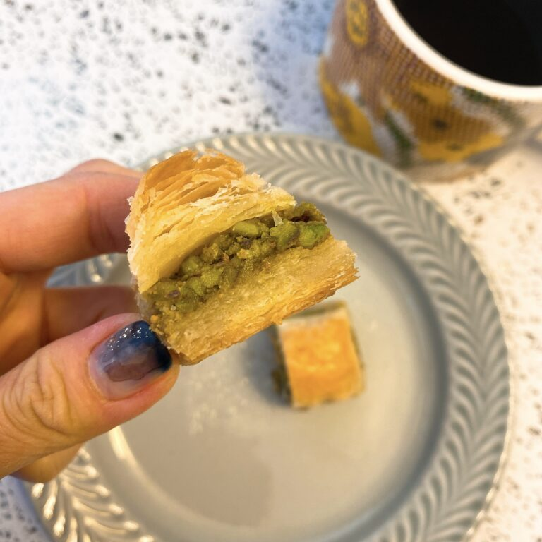 ナーディル・ギュル「ピスタチオバクラヴァ」断面