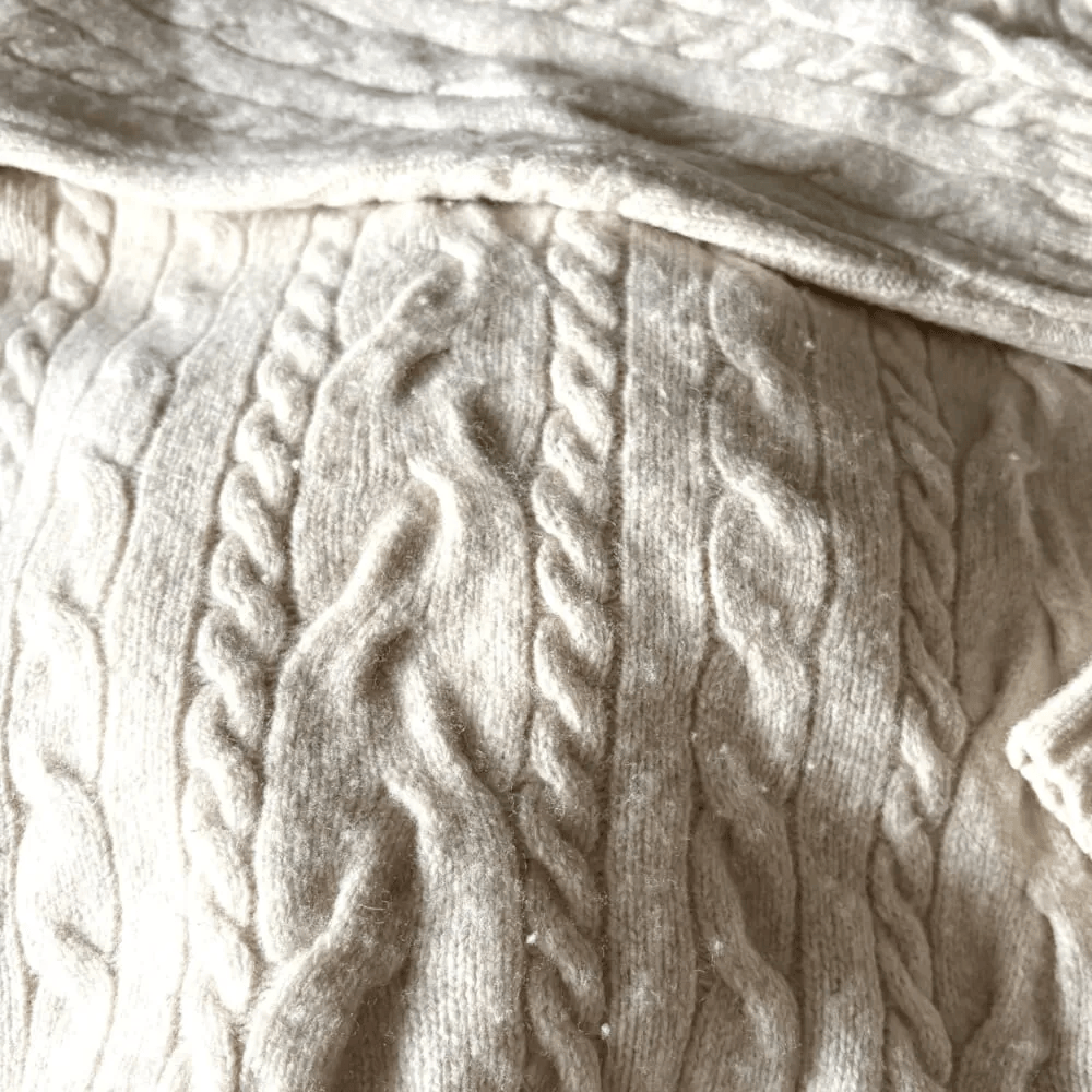 パナソニック「毛玉クリーナー」使用前のセーター