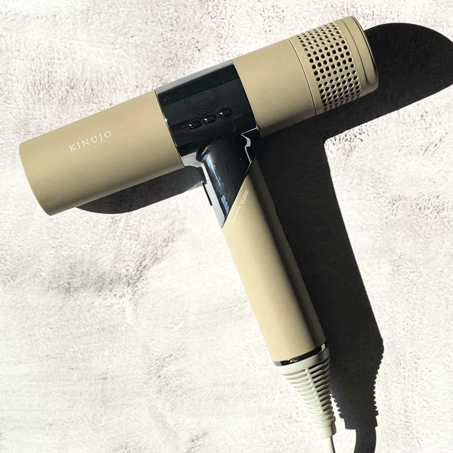 「KINUJO Hair Dryer」