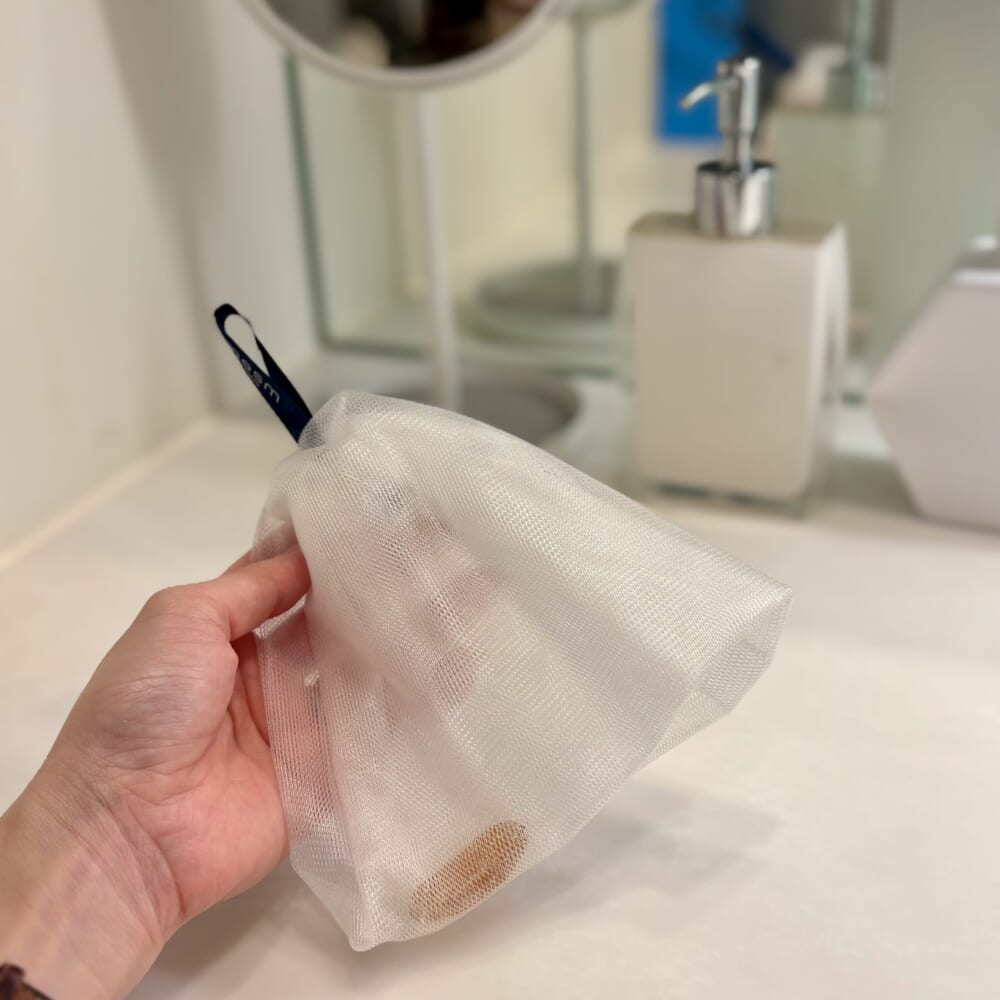 洗顔　泡立てネット　洗面台