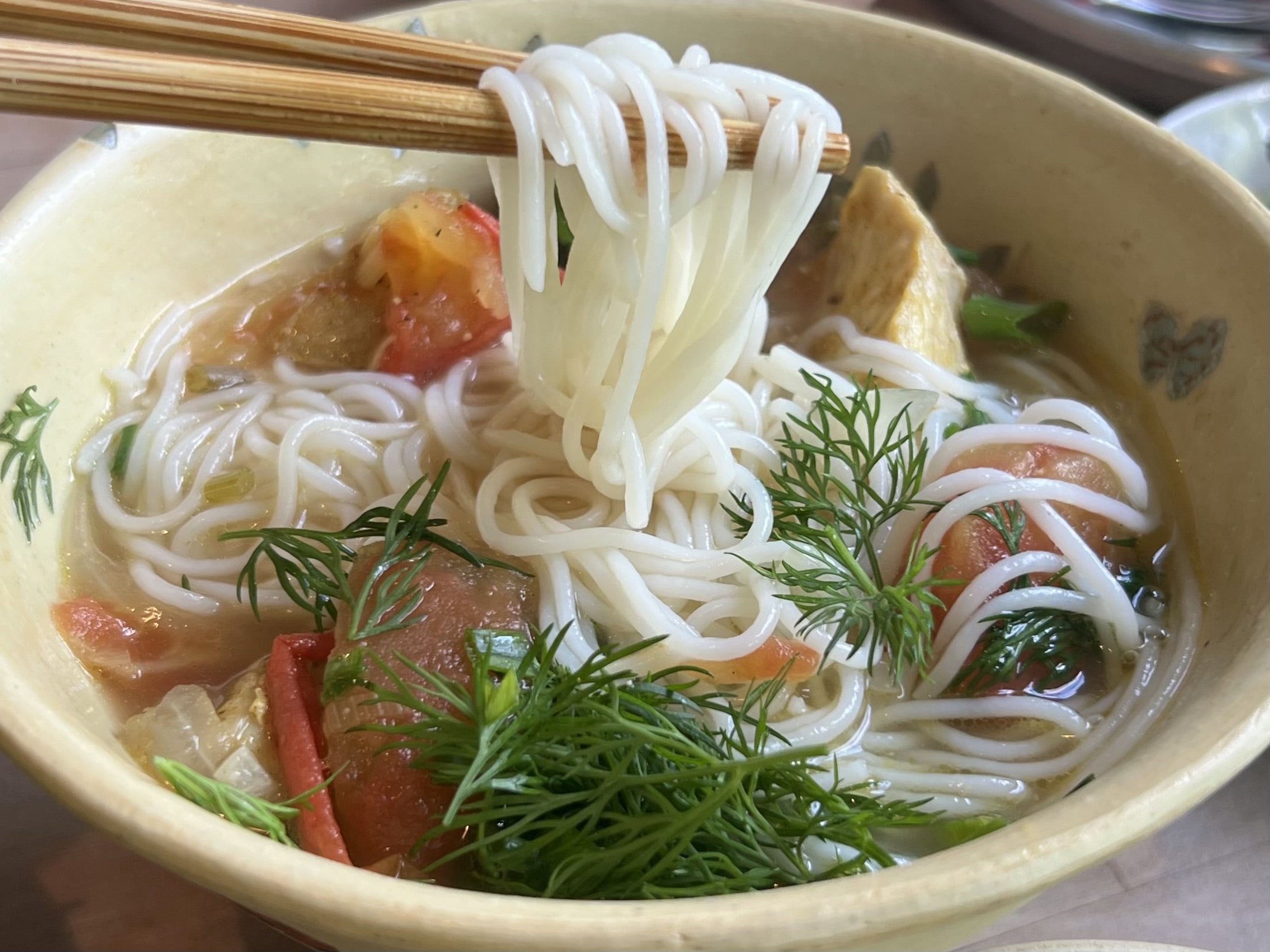 【沖縄】ちいさなベトナム料理カフェ「mocuaso」洗練されたバインミーとスープブンランチ TBicoco