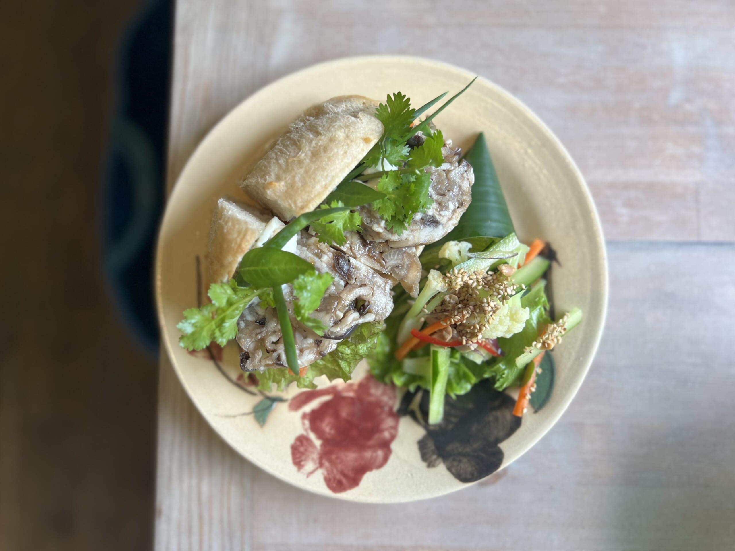 【沖縄】ちいさなベトナム料理カフェ「mocuaso」洗練されたバインミーとスープブンランチ TBicoco