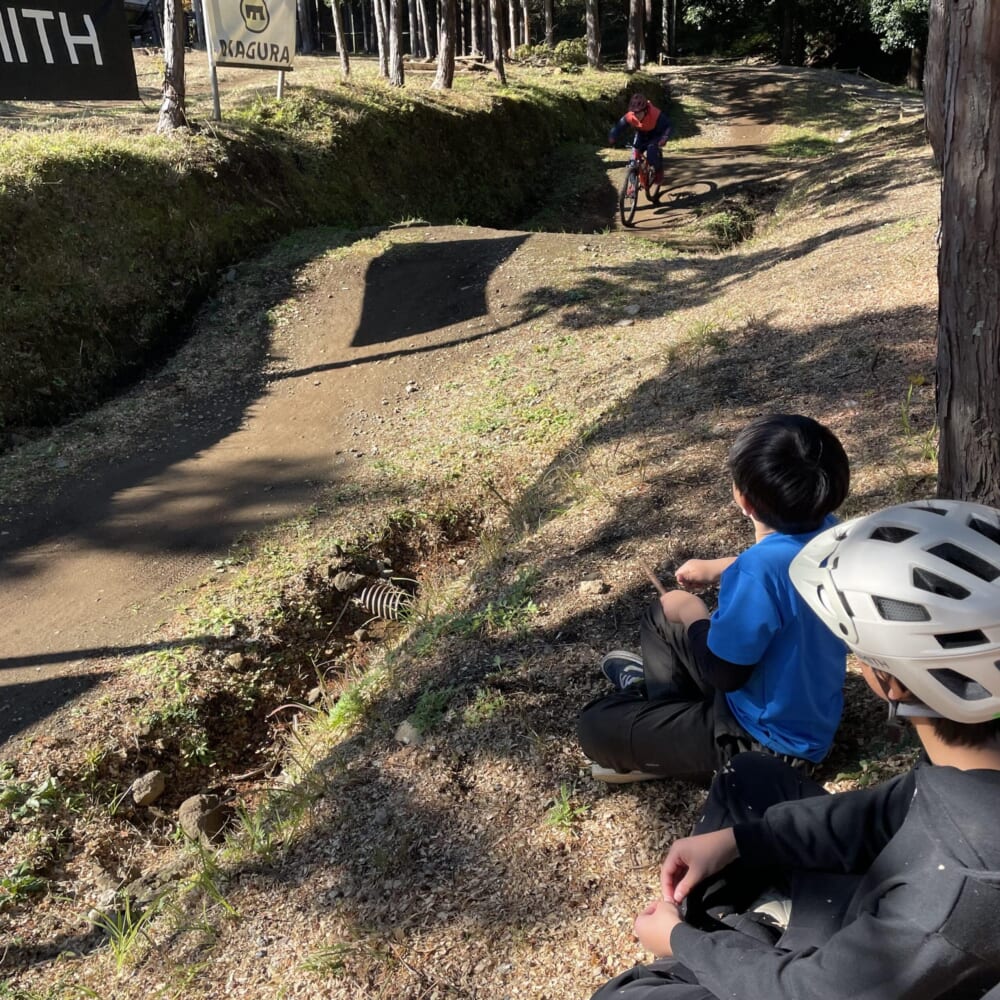 小田原 フォレストバイク MTB マウンテンバイク ジャンプ