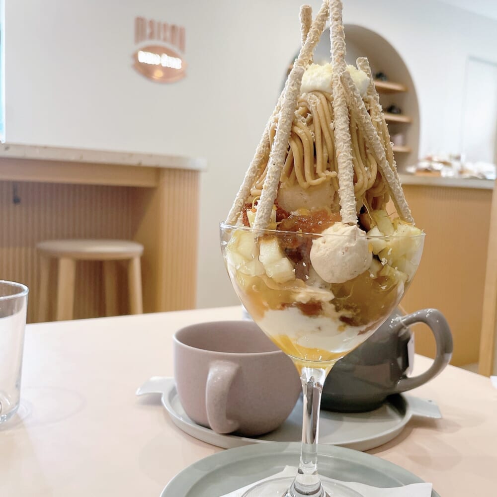 ビヤンネートル　めりちゃん　100人隊デート　パフェ