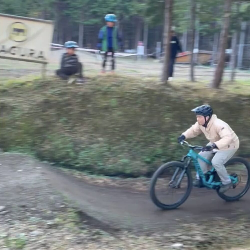 小田原 フォレストバイク MTB マウンテンバイク ジャンプ