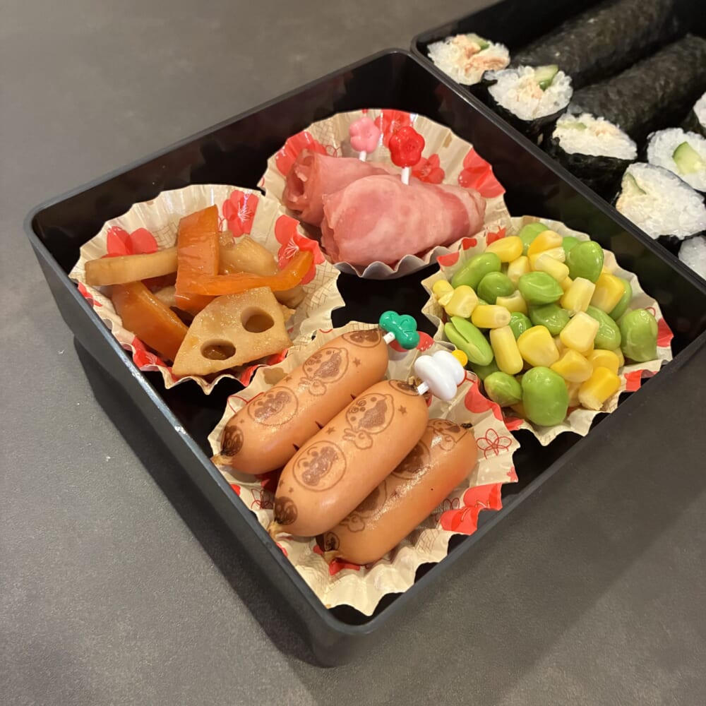 ダイソー　重箱　おせち