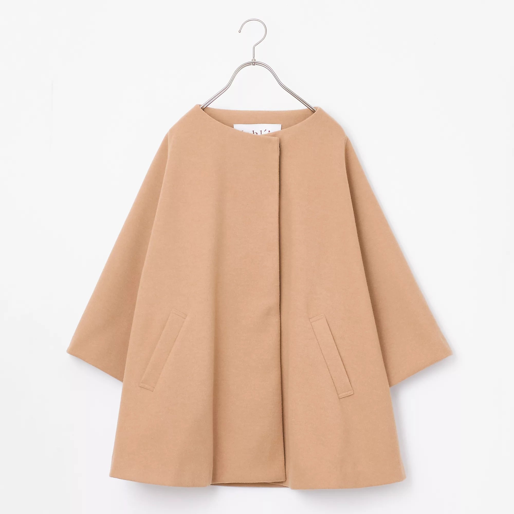 dahl’ia
テントハーフコート
￥42,900