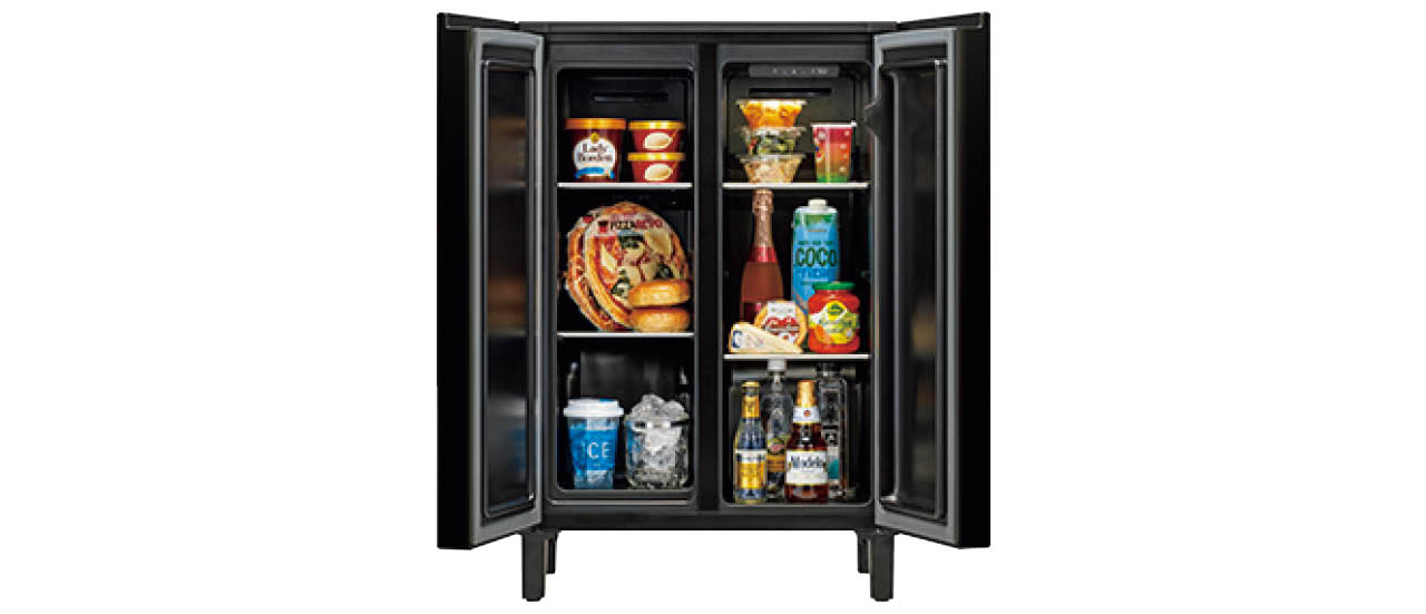 内部の棚の位置は変更可能。天板が耐熱仕様でレンジなども置ける