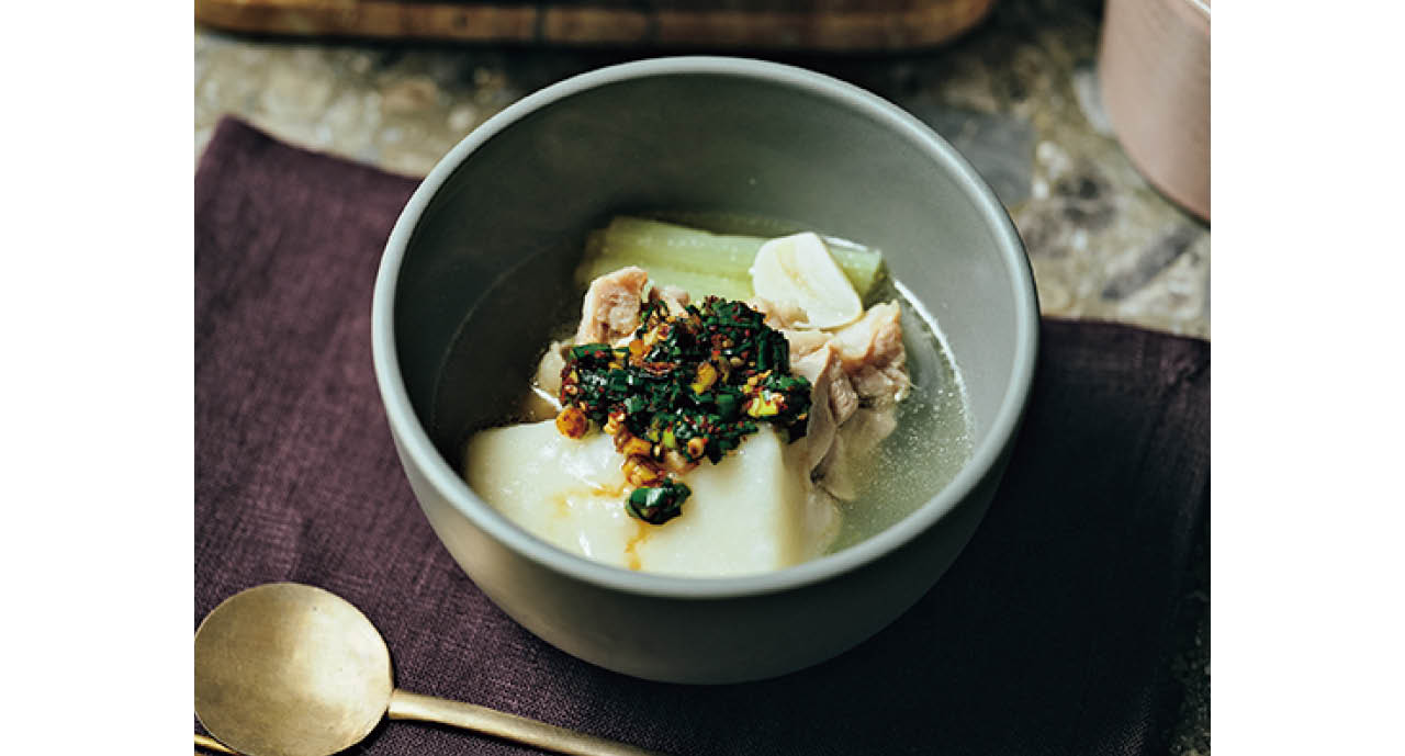 現地ではトッポギ（韓国のお餅）を具材として入れるのが一般的。