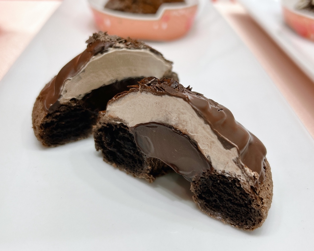 Mister Donut×GODIVA　トリュフショコラドーナツ ノワール断面