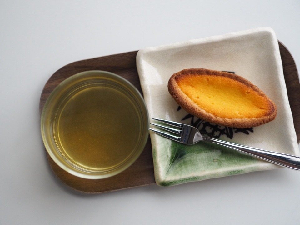 お土産のチーズタルト