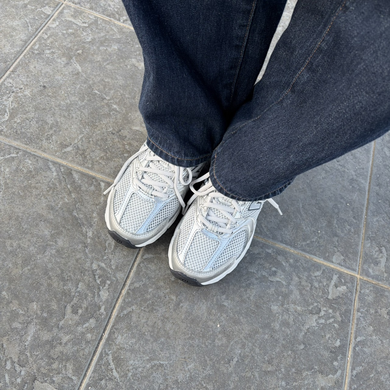 ニューバランス
スニーカー