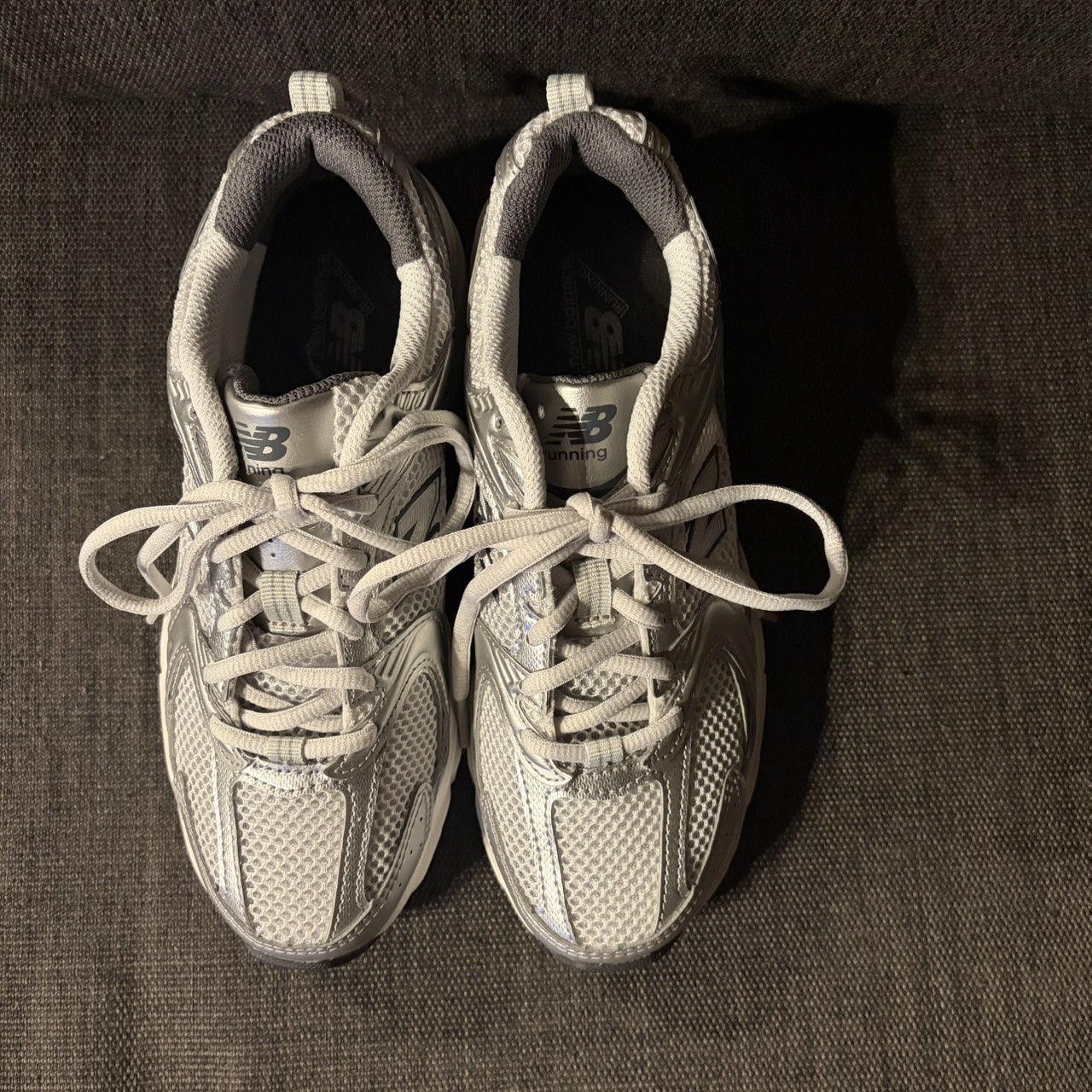 ニューバランス
スニーカー