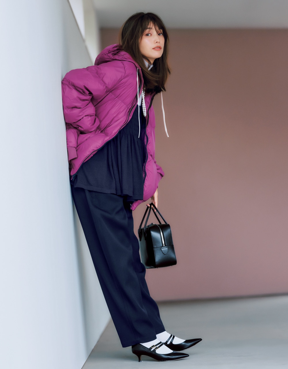 BIG ROCK CANDY MOUNTAINEERING（ビッグ ロック キャンディ マウンテニアリング）のダウンコーデ 蛯原友里さん