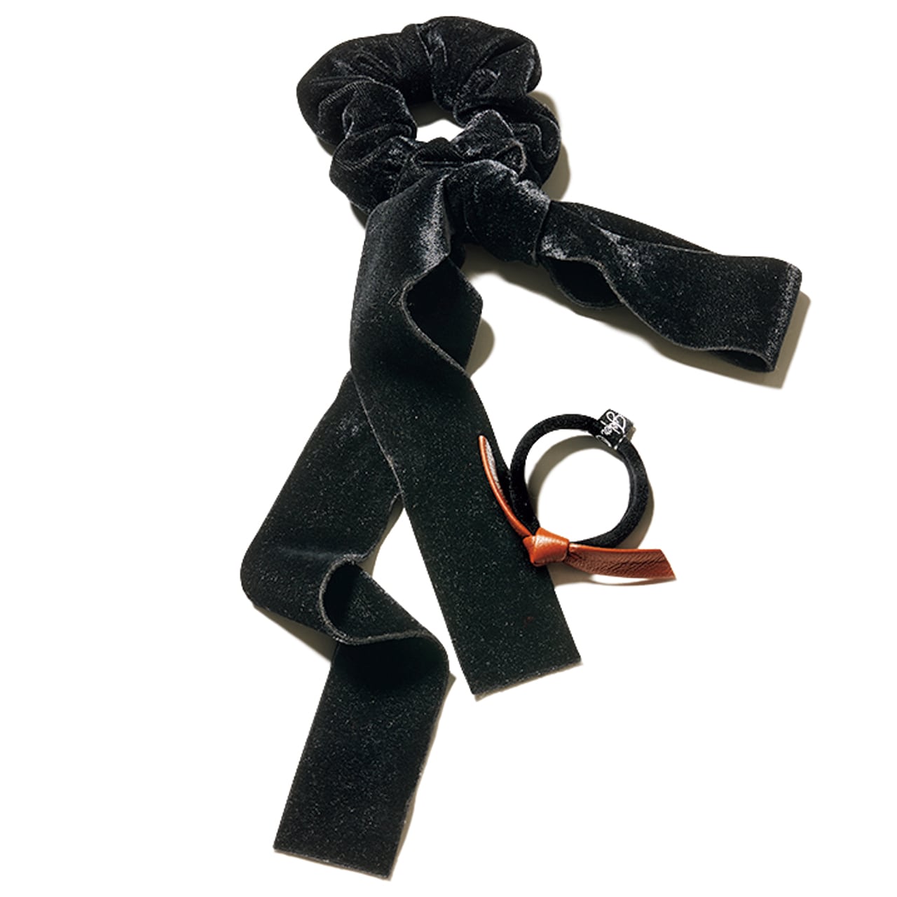 質感のあるヘアアクセサリー