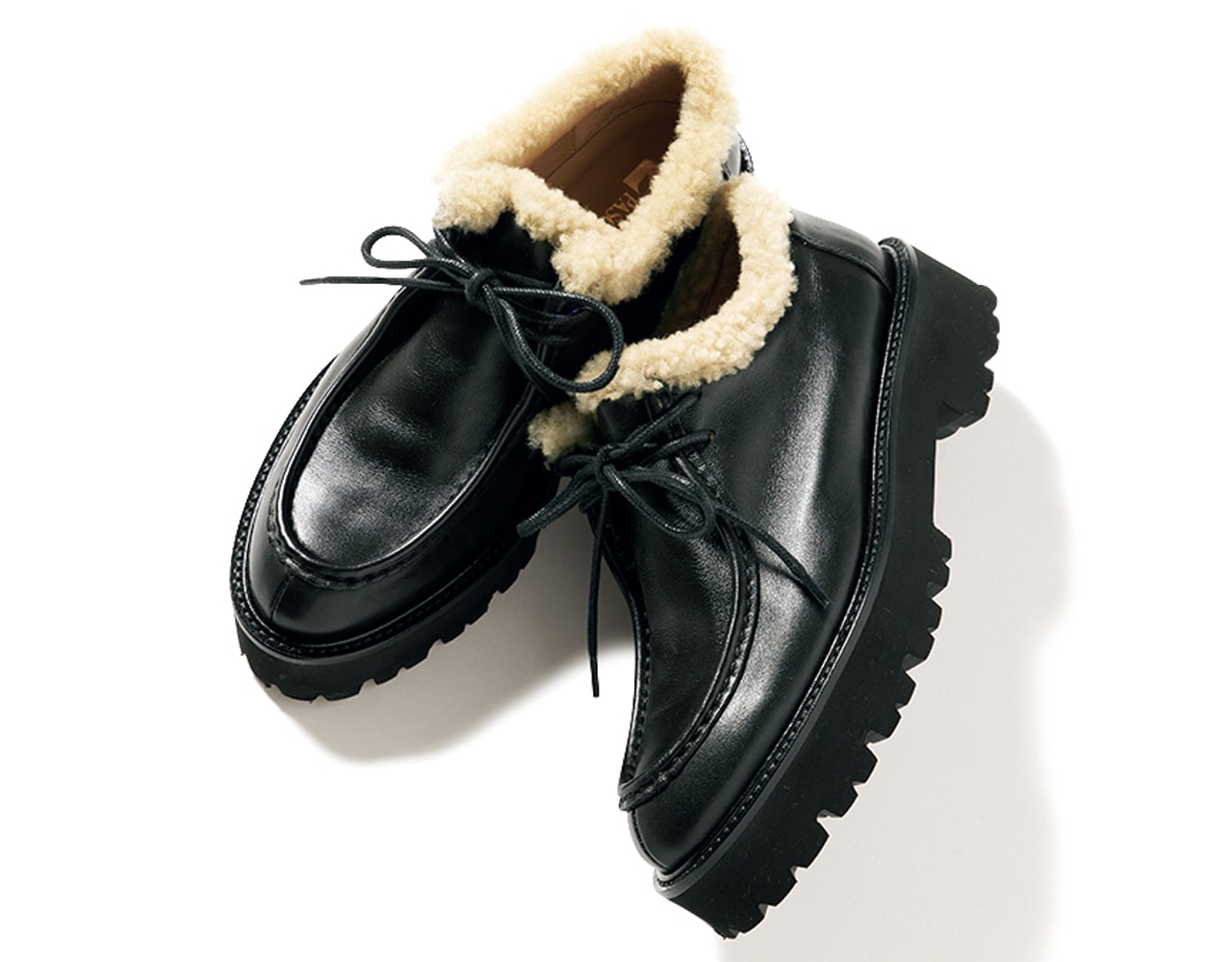 もこもこチロリアンシューズ