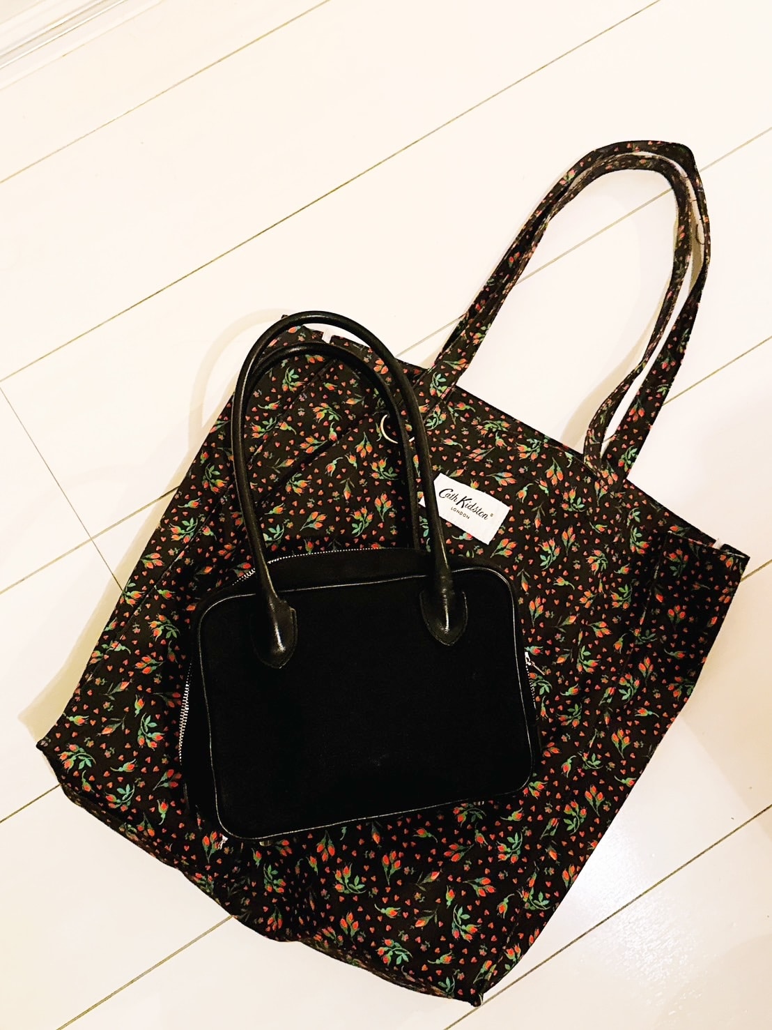 徳永千夏さん「キャス キッドソン」のトートバッグ 他のバッグと2個持ち