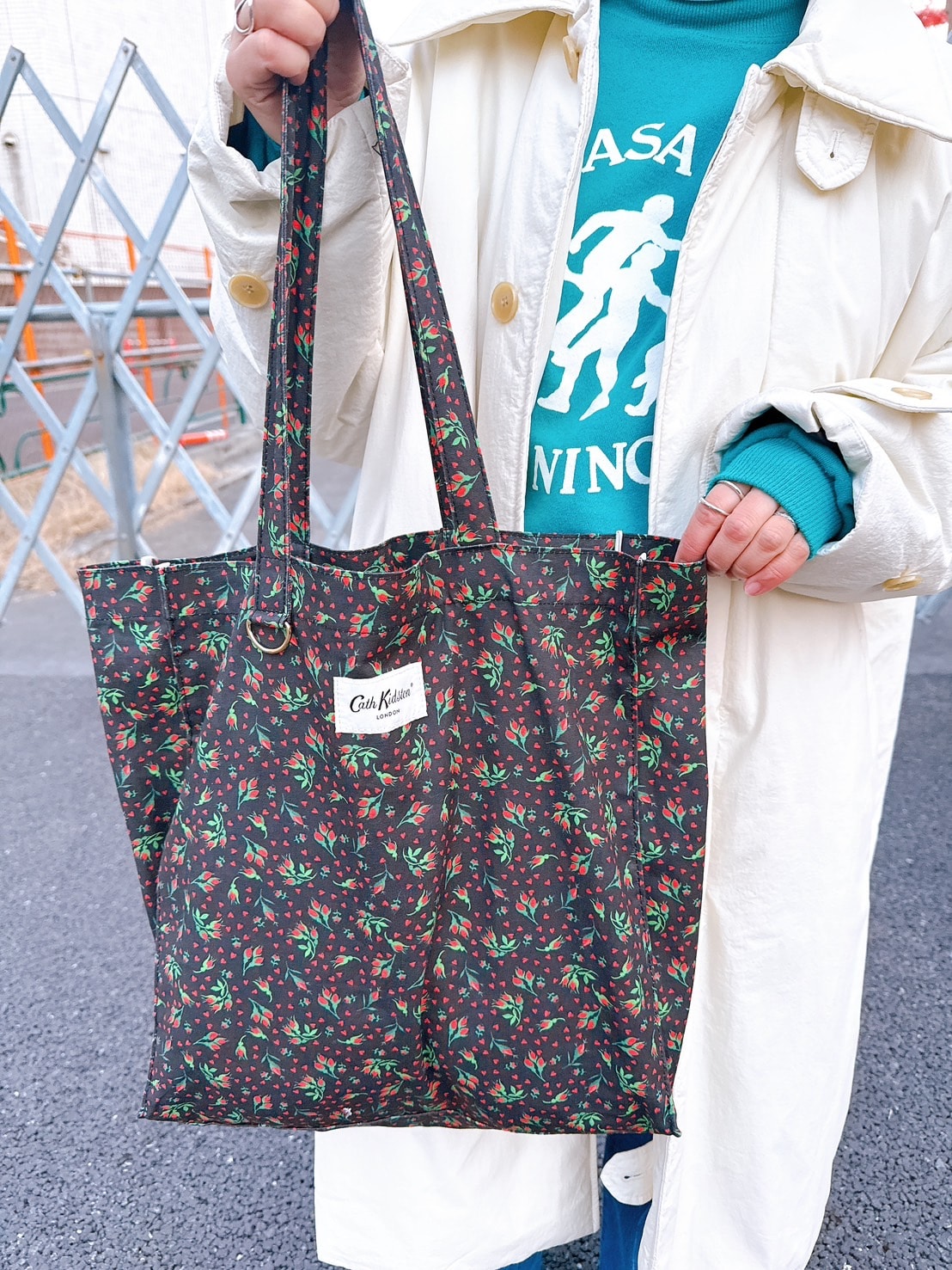 徳永千夏さん「キャス キッドソン」のトートバッグ