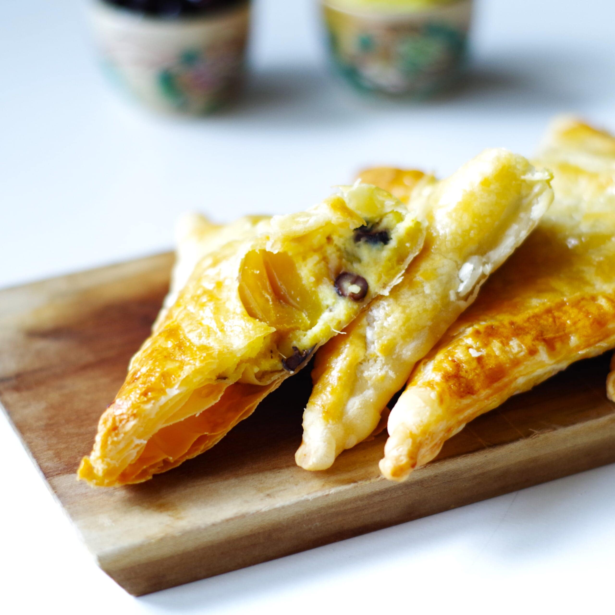 三角栗きんとん黒豆パイ